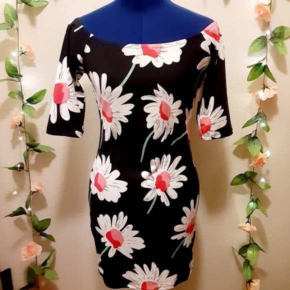 White Flower Dress - Picture 1 of 4